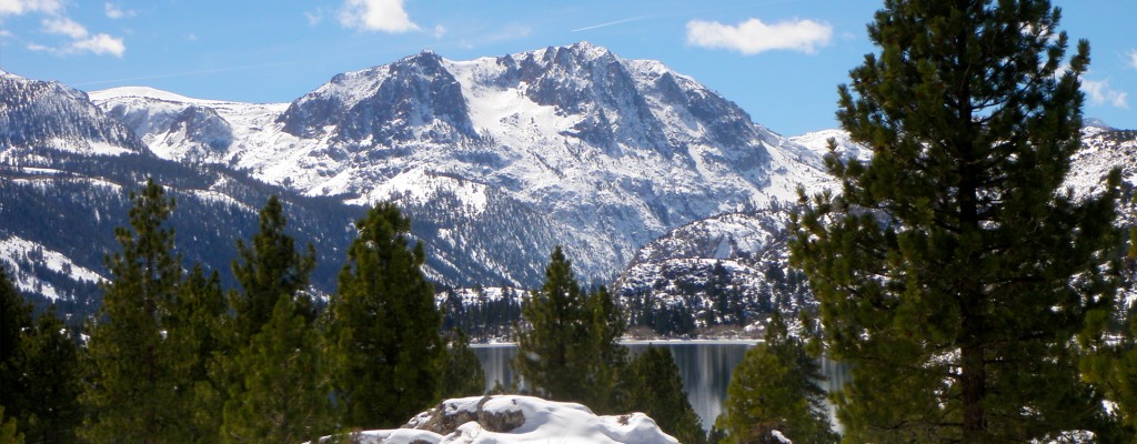 yosemite-gateway-vacation-trees-lake-california-slide1