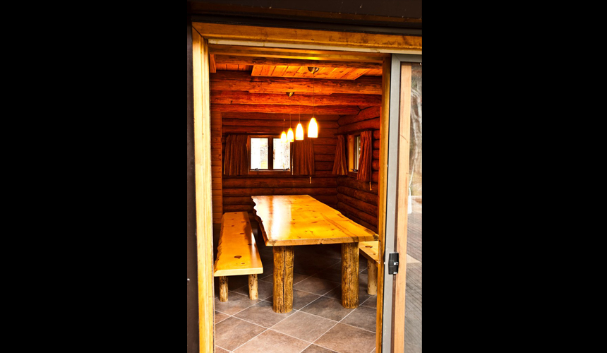 yosemite_gateway_chalet_vacation_rental_california_dining_room_gallery_2